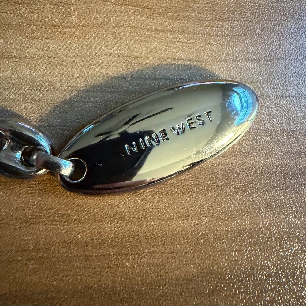 Vintage Nine West Silver Tone Keychain Marine Chain Oval Logo Tag Key Ring Fob